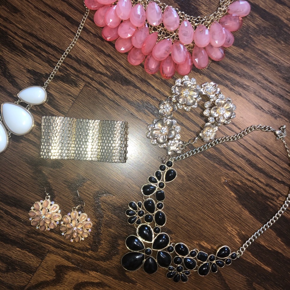 Charming Charlie’s Jewelry - Picture 3 of 5